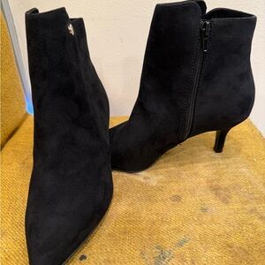 Giani Bernini Black Suede Pointed-Toe Ankle Booties with Kitten Heel